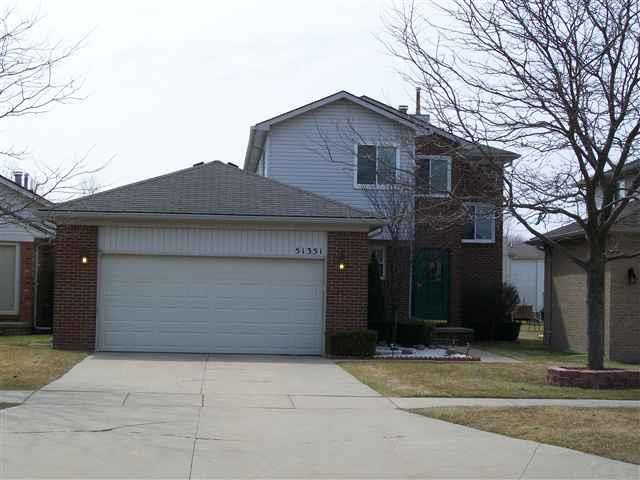 front view picture of 51351 D W Seaton Dr, New Baltimore, MI. 48047