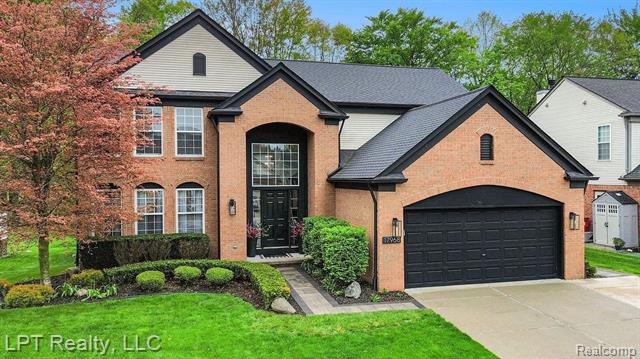 front view picture of 17968 Huron Dr, Macomb, MI. 48042