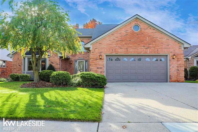 front view picture of 17076 Huntington Woo, Macomb, MI. 48042
