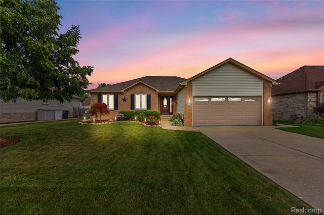 front view picture of 53076 Black Creek Dr, New Baltimore, MI. 48047