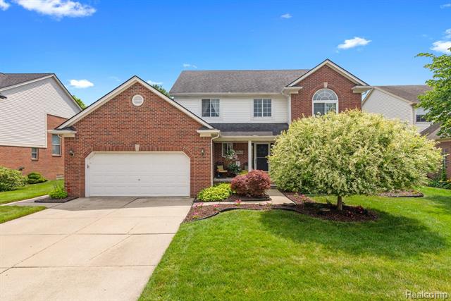 front view picture of 53821 Blakely Ct, New Baltimore, MI. 48047