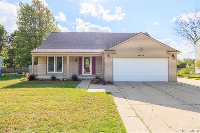 front view picture of 54253 Bradshaw, New Baltimore, MI. 48047