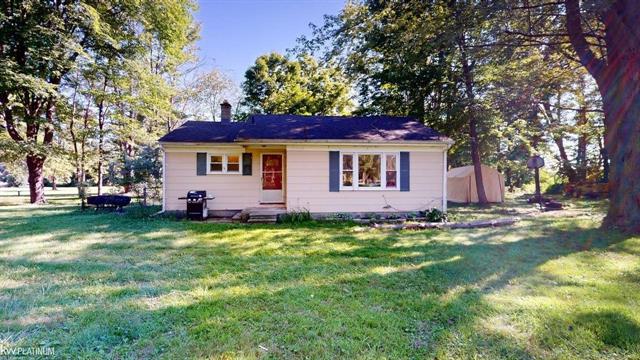 front view picture of 27540 25 Mile Rd, New Baltimore, MI. 48051