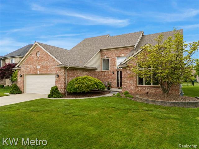 front view picture of 16709 Keith Dr, Macomb, MI. 48042