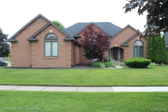 front view picture of 17326 Country Club D, Macomb, MI. 48042