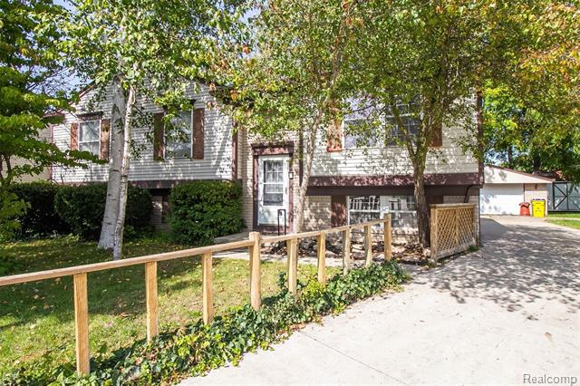 front view picture of 35715 Hermitage Ct, New Baltimore, MI. 48047