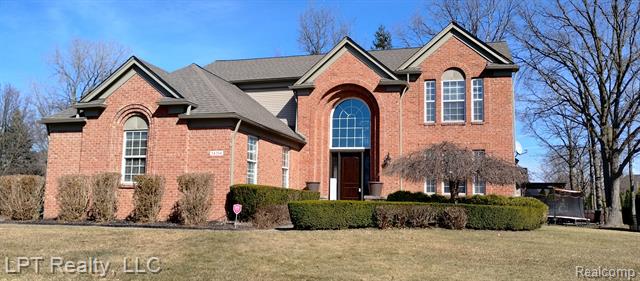 front view picture of 54354 Bryce Canyon T, Macomb, MI. 48042