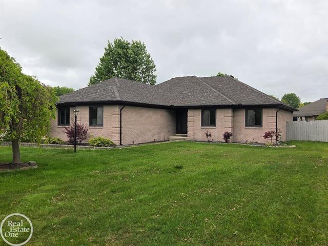 front view picture of 53340 Washington St, New Baltimore, MI. 48047