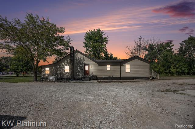 front view picture of 59290 North Ave, Ray, MI. 48096