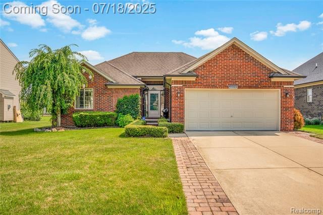 front view picture of 18958 Pembridge St, Macomb, MI. 48042