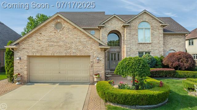 front view picture of 17035 Sutton Place D, Macomb, MI. 48042