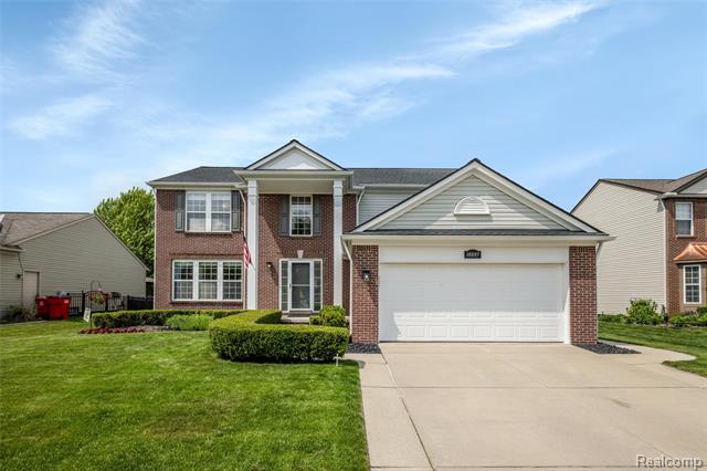 front view picture of 18885 English Ivy Dr, Macomb, MI. 48042