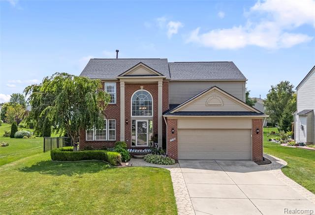 front view picture of 17736 Troon Trail, Macomb, MI. 48042