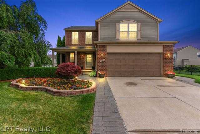 front view picture of 17952 Marsal Dr, Macomb, MI. 48042