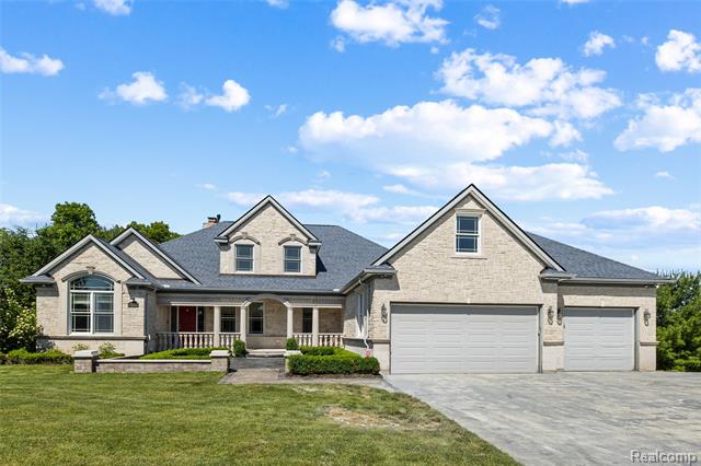 front view picture of 65884 Windrose Ct, Ray, MI. 48096