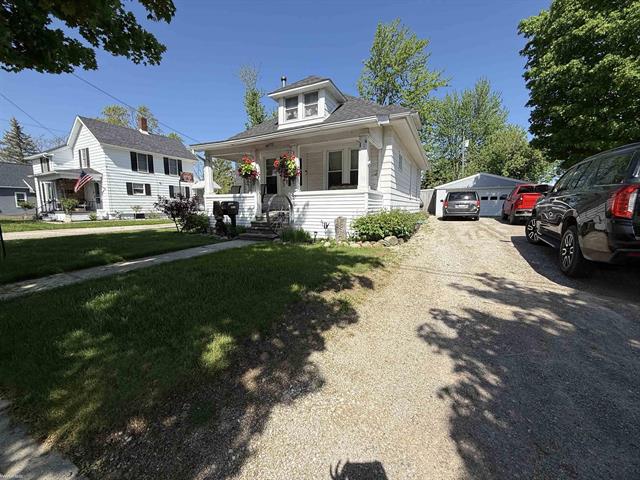 front view picture of 68772 Forest Street, Richmond, MI. 48062