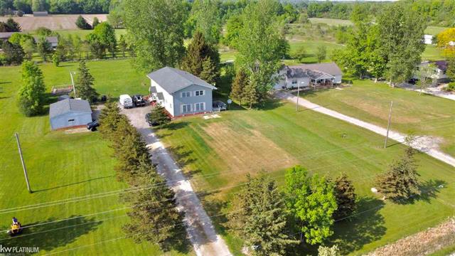front view picture of 22363 32 Mile, Armada, MI. 48005