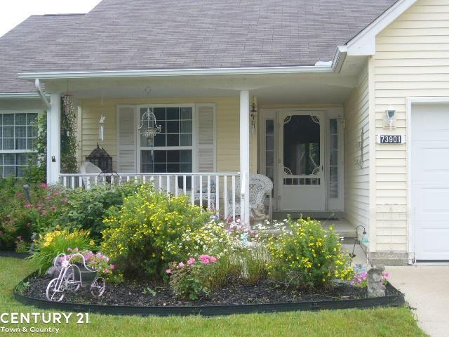 front view picture of 73901 Madison, Armada, MI. 48005