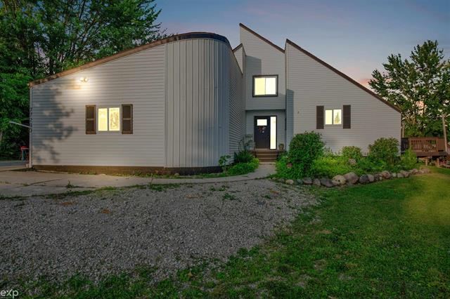 front view picture of 77280 Coon Creek, Armada, MI. 48005