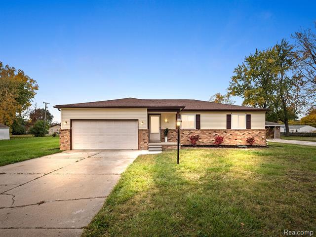 front view picture of 37201 St Joseph St, Sterling Heights, MI. 48310