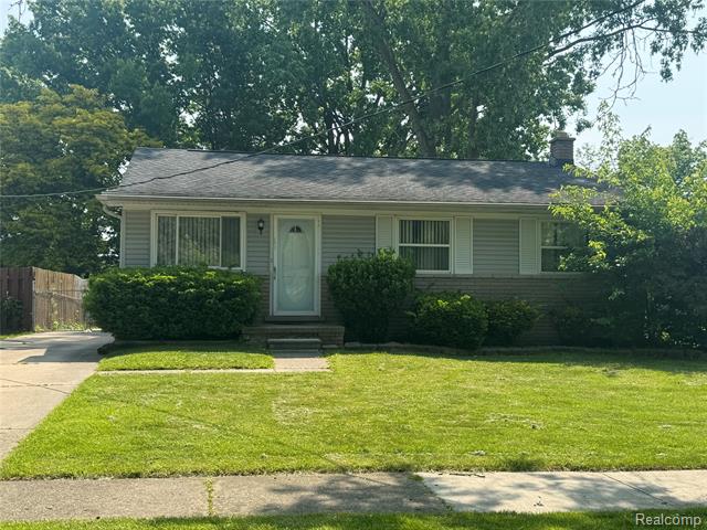 front view picture of 37258 Carpathia Blvd, Sterling Heights, MI. 48310