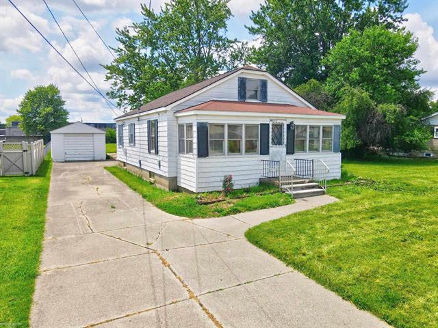 front view picture of 37191 Dundee St, Sterling Heights, MI. 48310