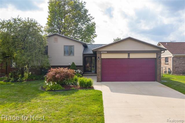 front view picture of 37223 Highlite Dr, Sterling Heights, MI. 48310