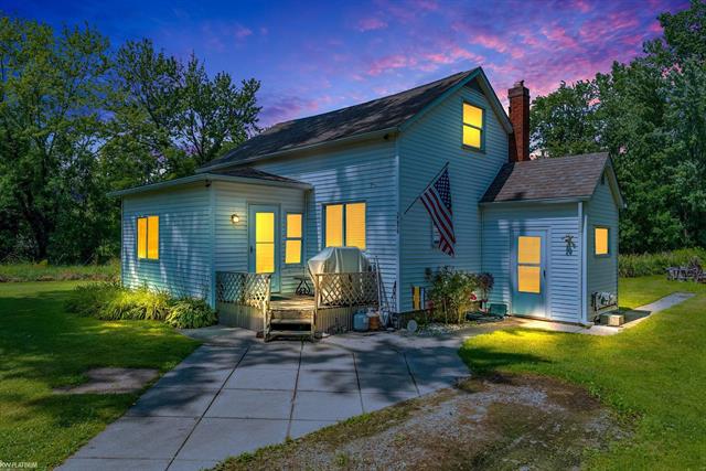 front view picture of 37474 Utica Rd, Sterling Heights, MI. 48312