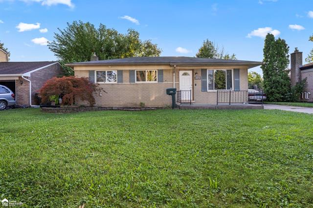 front view picture of 37301 Barrington Dr, Sterling Heights, MI. 48312