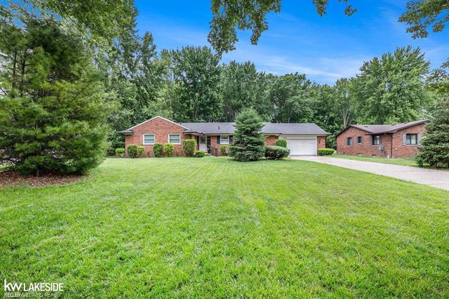 front view picture of 3480 Devonshire, Sterling Heights, MI. 48310