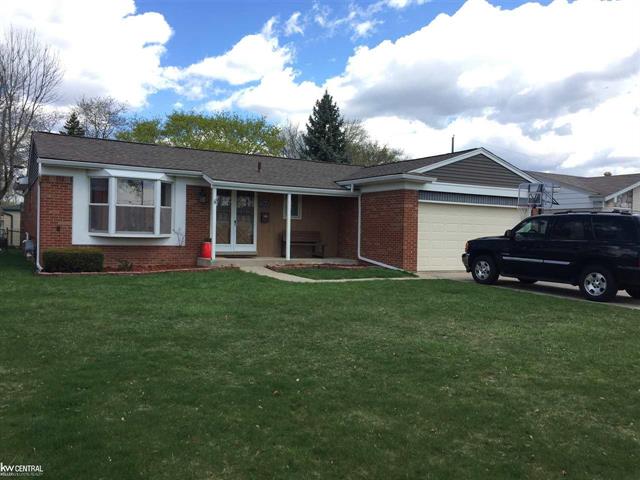 front view picture of 12019 Greenway Dr, Sterling Heights, MI. 48312