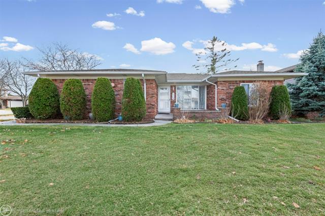 front view picture of 4786 Lucerne Dr, Sterling Heights, MI. 48310