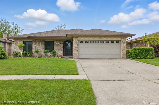 front view picture of 2430 Fox Hill Dr, Sterling Heights, MI. 48310