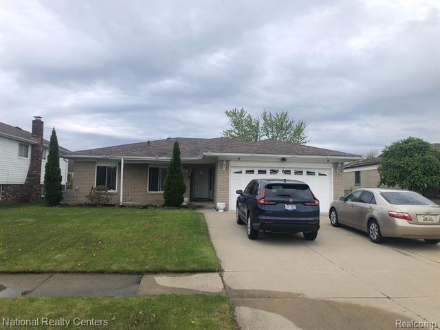front view picture of 1958 Fox Hill Dr, Sterling Heights, MI. 48310