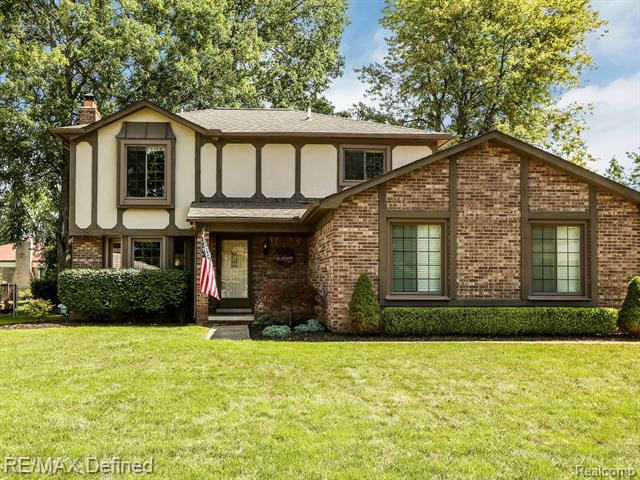 front view picture of 38122 Lincolndale Dr, Sterling Heights, MI. 48310