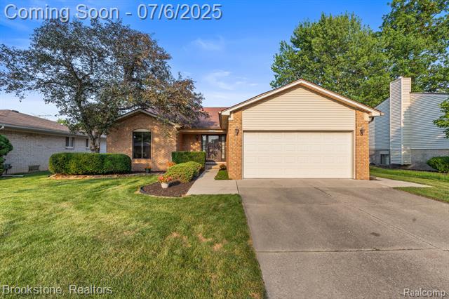 front view picture of 37746 Juniper Dr, Sterling Heights, MI. 48310