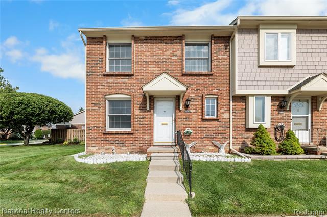 front view picture of 19960 S Great Oaks Cir, Clinton Township, MI. 48036