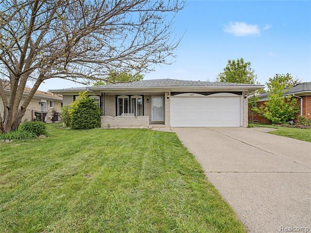 front view picture of 2419 Fox Hill Dr, Sterling Heights, MI. 48310