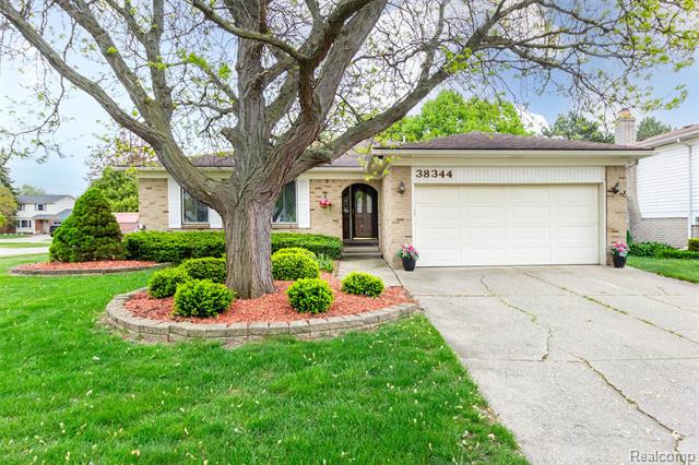 front view picture of 38344 Douglas Dr, Sterling Heights, MI. 48310
