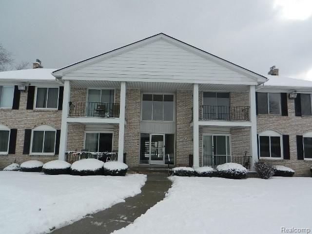 front view picture of 13900 Camelot Dr, Sterling Heights, MI. 48312