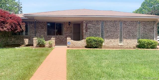front view picture of 2829 Garrison Dr, Sterling Heights, MI. 48310