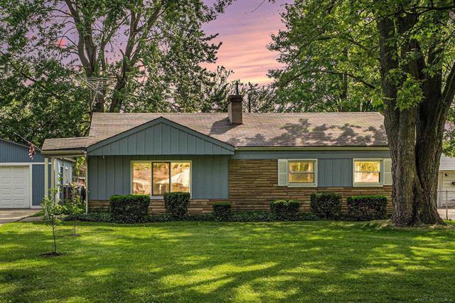 front view picture of 21404 Drexel, Clinton Township, MI. 48036