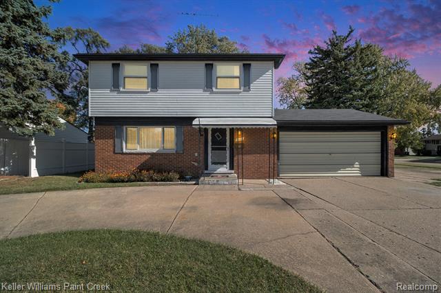 front view picture of 8125 Willesdon Squar, Sterling Heights, MI. 48312