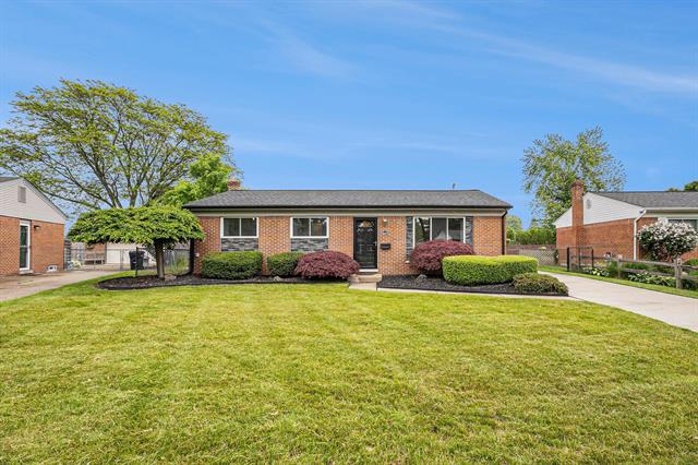 front view picture of 38378 Littlefield Dr, Sterling Heights, MI. 48312
