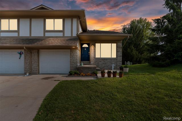 front view picture of 38051 Schoenherr Rd, Sterling Heights, MI. 48312
