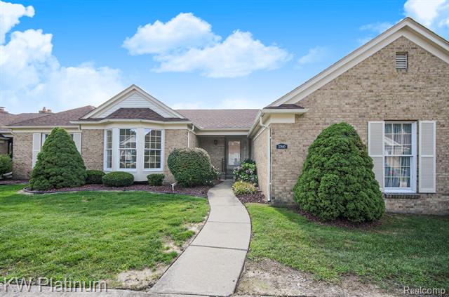 front view picture of 37840 W Maple Cir, Clinton Township, MI. 48036