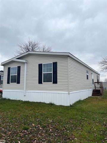 front view picture of 38058 St Tropez Dr, Clinton Township, MI. 48038