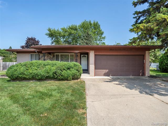 front view picture of 37826 Santa Anna, Clinton Township, MI. 48036