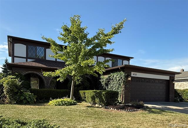 front view picture of 4732 Ardmore Dr, Sterling Heights, MI. 48310