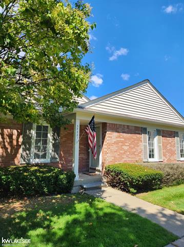 front view picture of 37321 Stonegate Cir, Clinton Township, MI. 48036